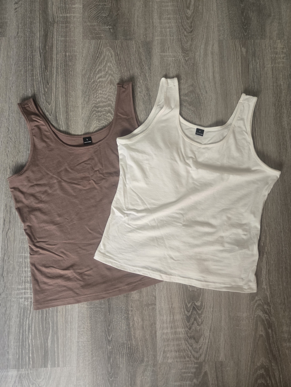 Women’s Scoop Neck Tank Top - Cream and Brown